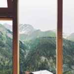 Liegend die Bergwelt des Val Lumnezia bewundern.
Foto: Sarah Hefti